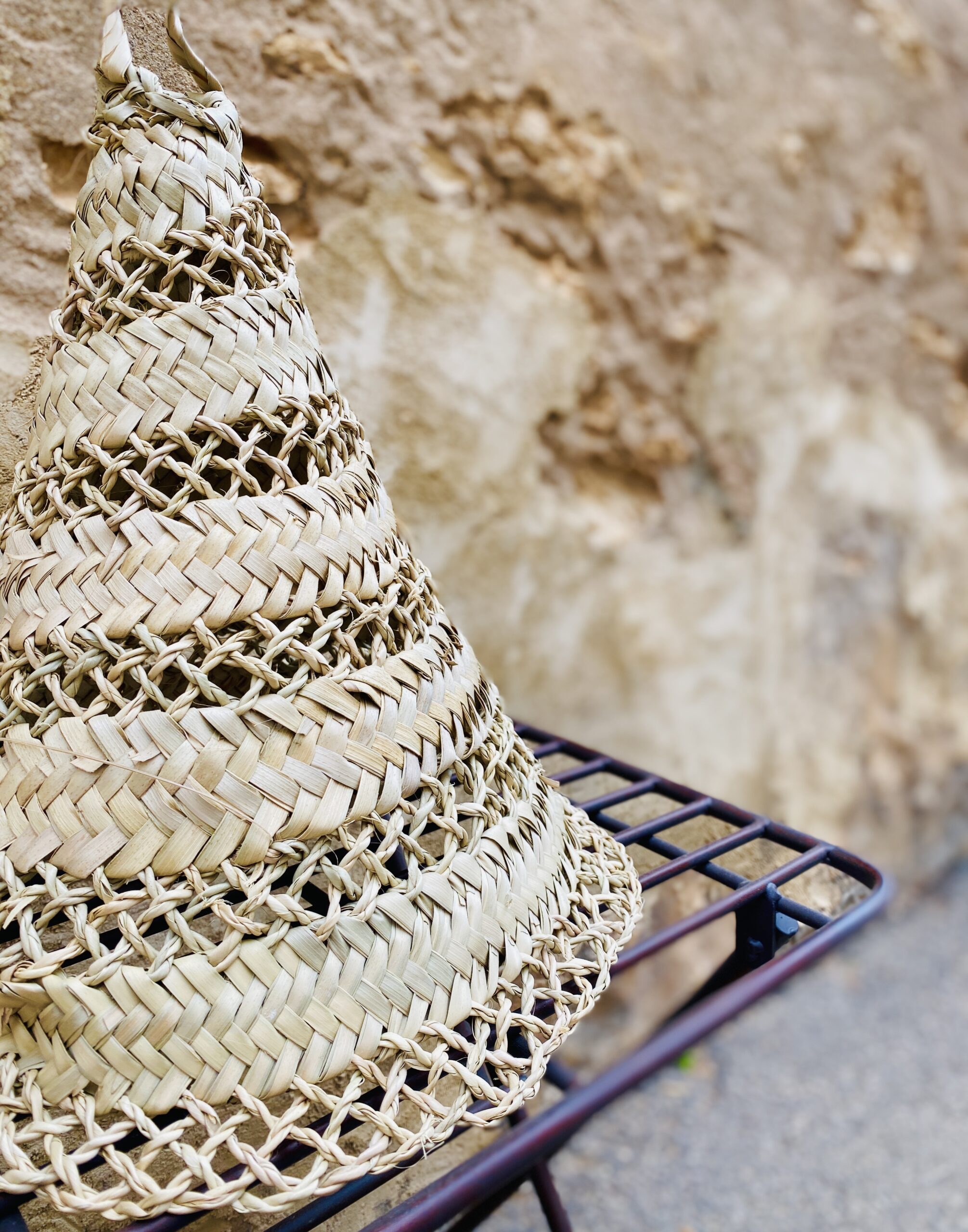 Medium Straw Openwork Lamp