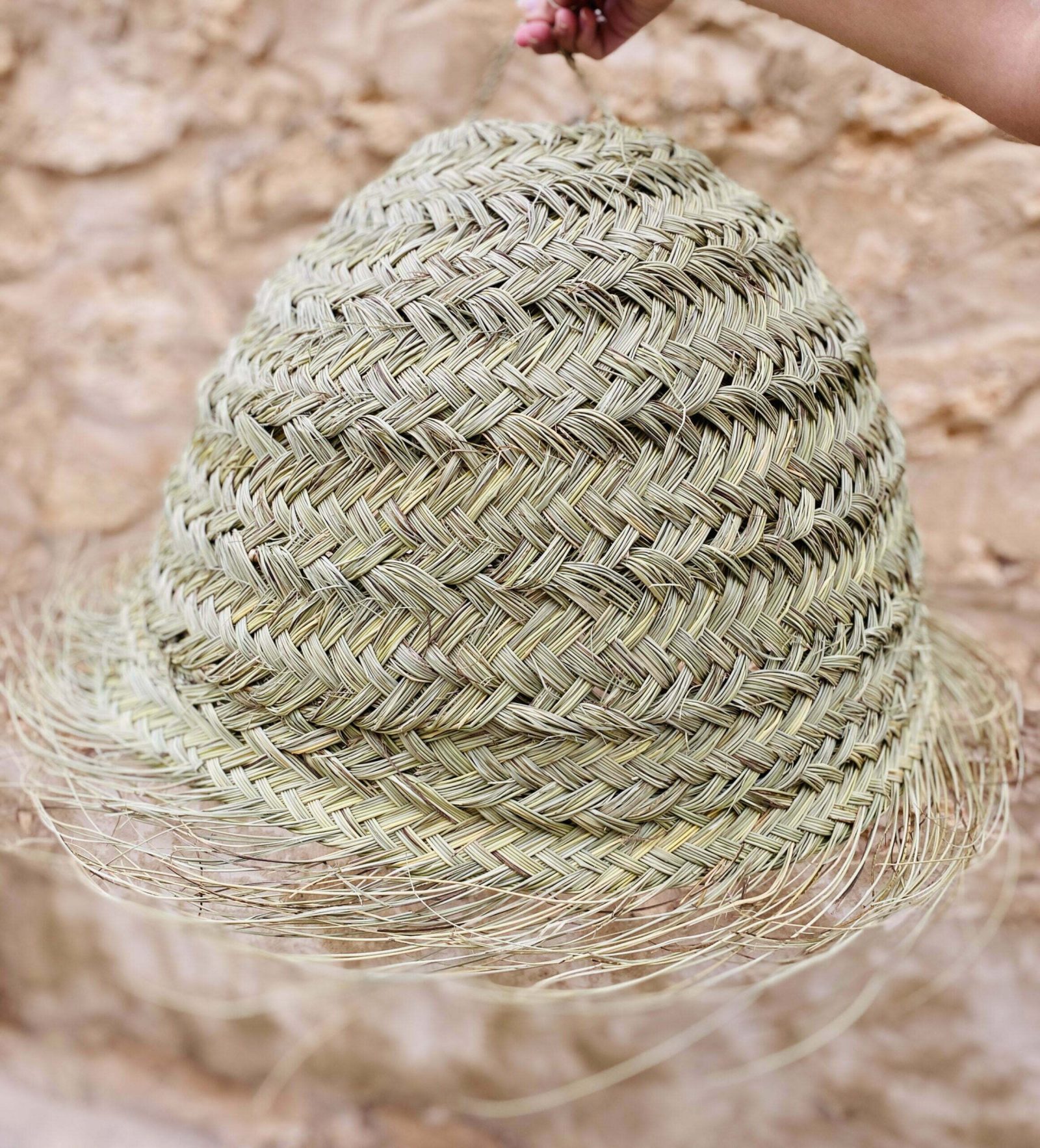 Round Esparto Lamp