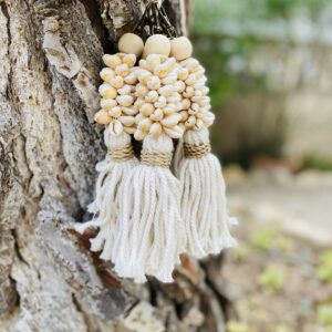 Llavero Ruslan - Estilo Boho con Conchas y Borla de Algodón
