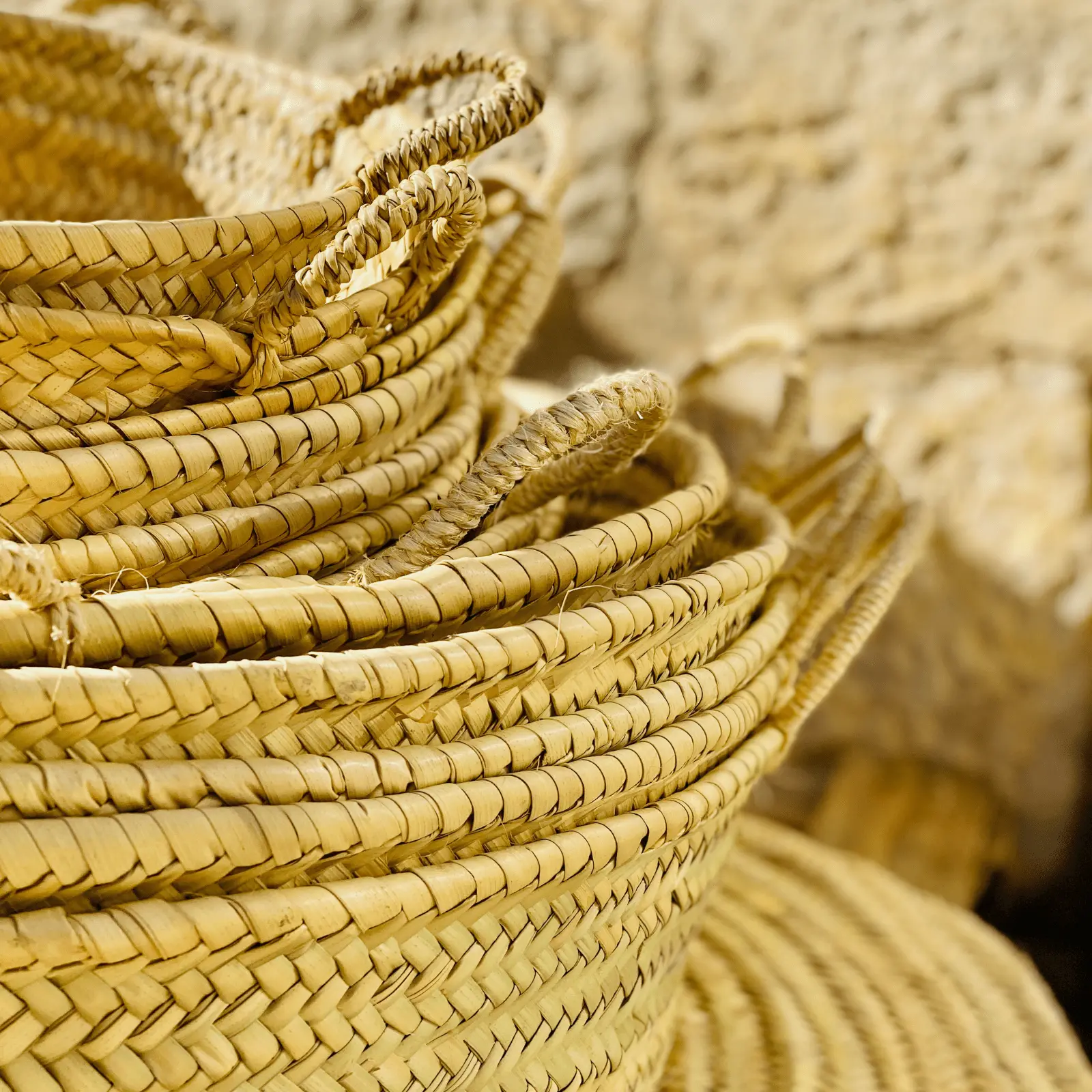 Round Woven Palm Tray 20 cm - Image 7