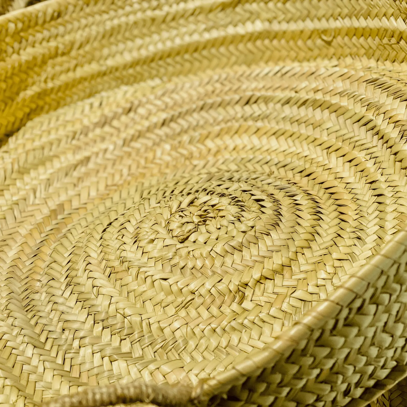 Round Woven Palm Tray 20 cm - Image 6