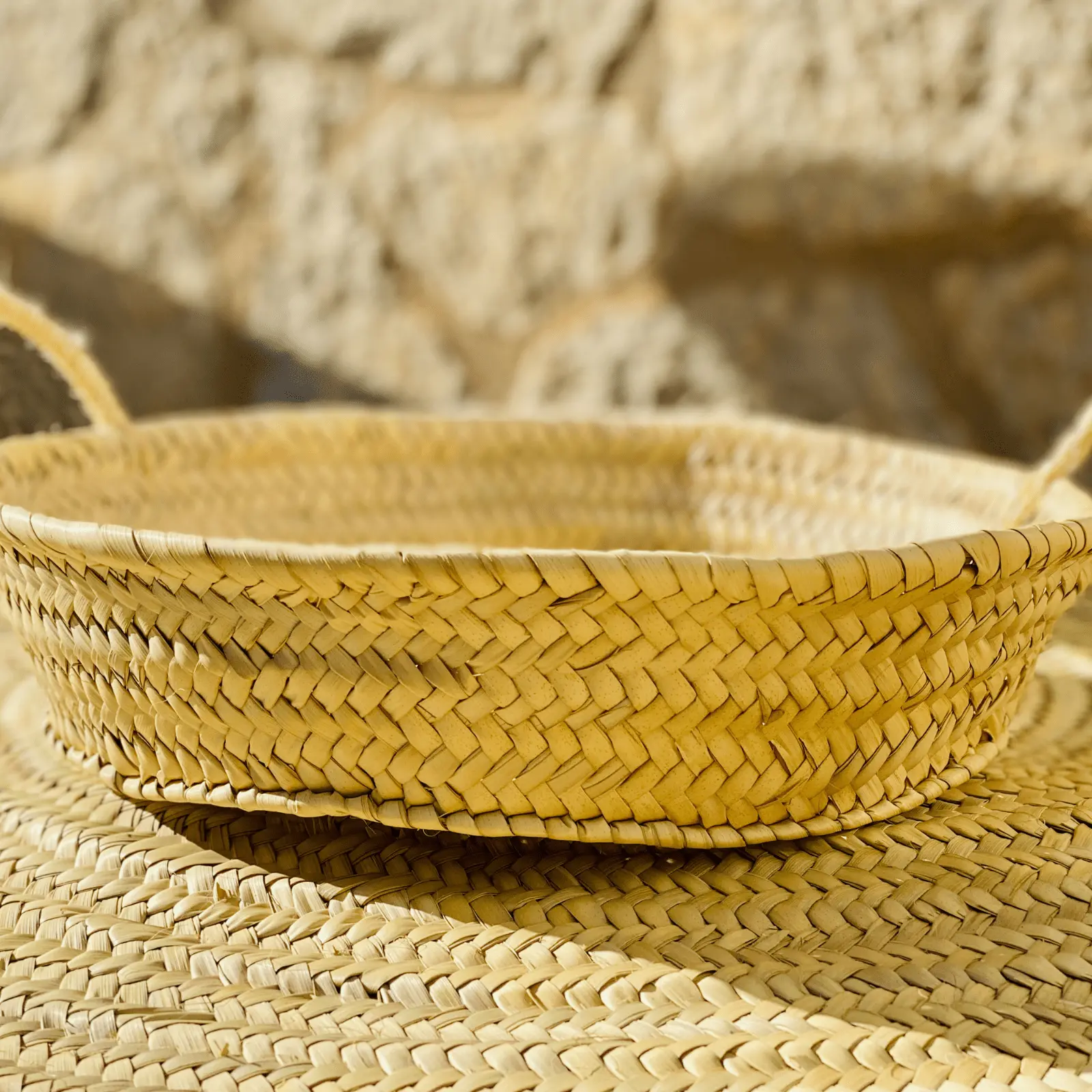 Palm leaf mesh tray with handle 37 cm - Image 3