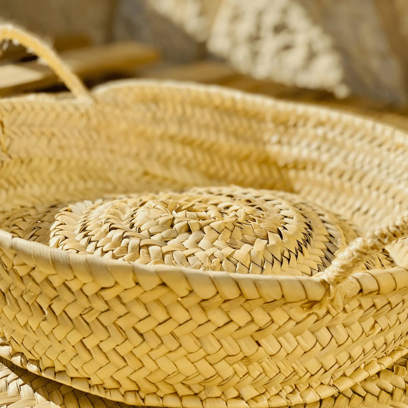 Palm leaf mesh tray with handle 37 cm - Image 4