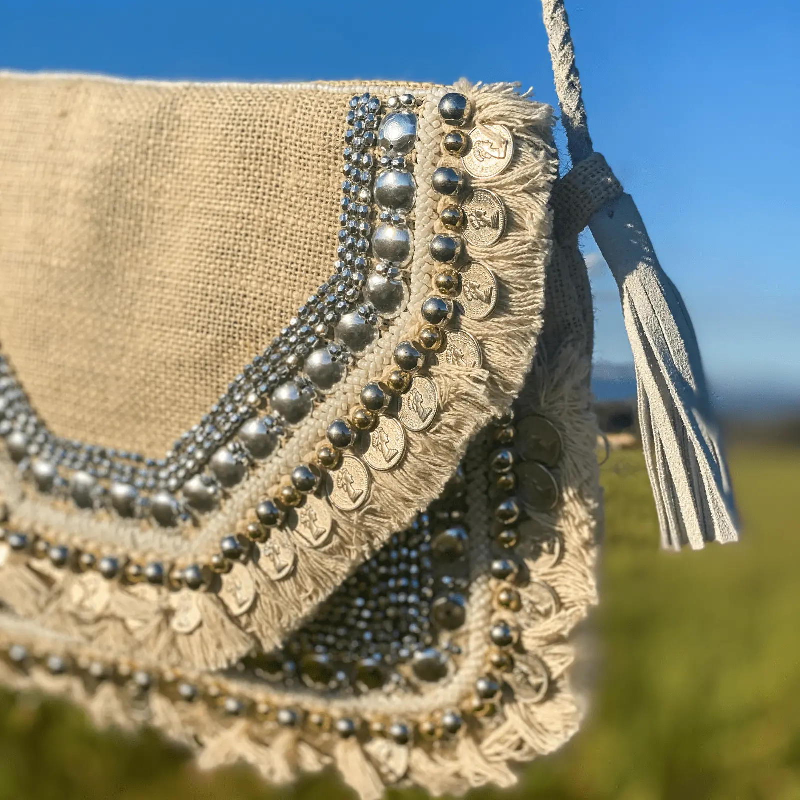Bolso de Tela de Yute Beige con Monedas - Imagen 5