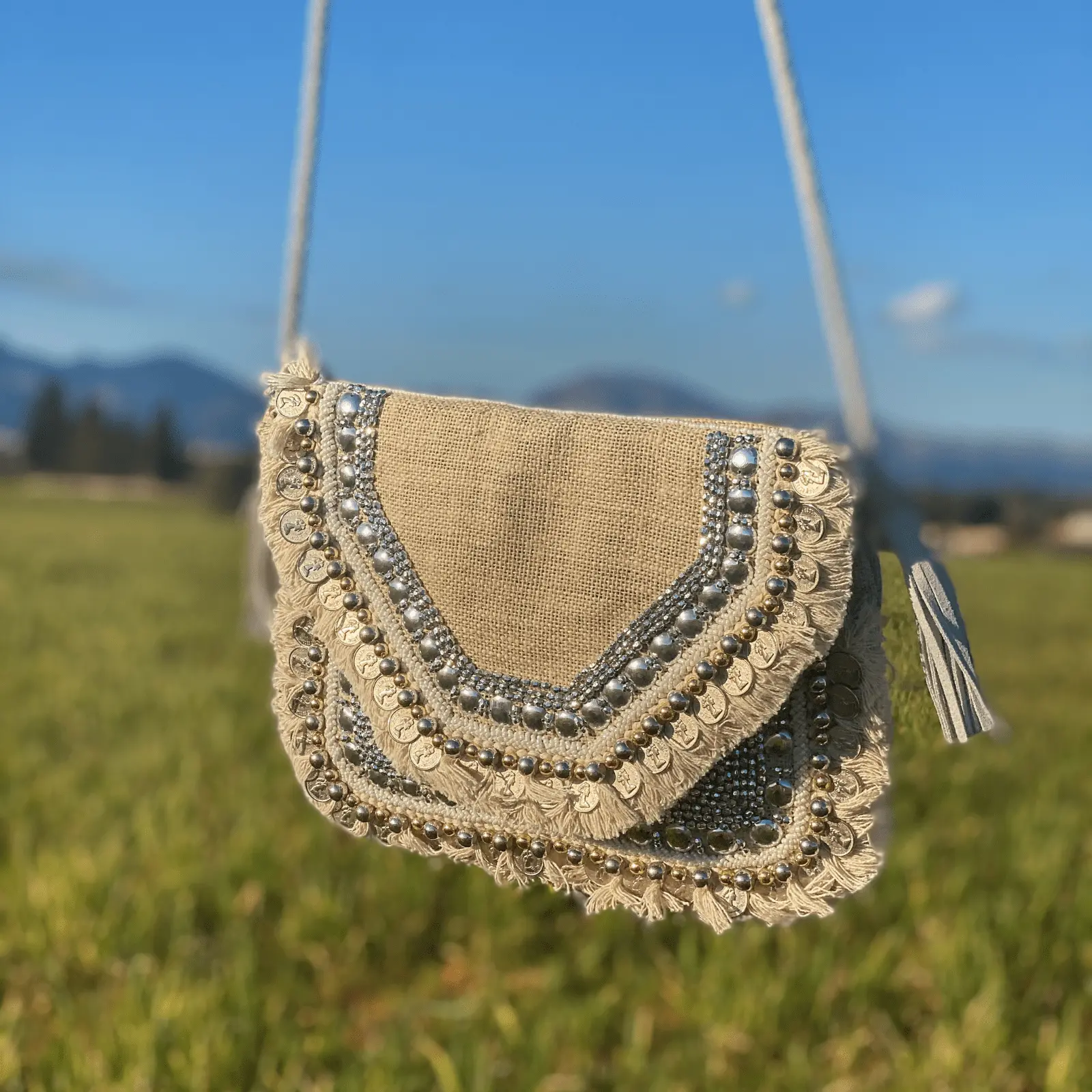 Bolso de Tela de Yute Beige con Monedas - Imagen 2