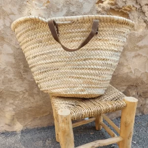 Palm basket with short handle in brown leather