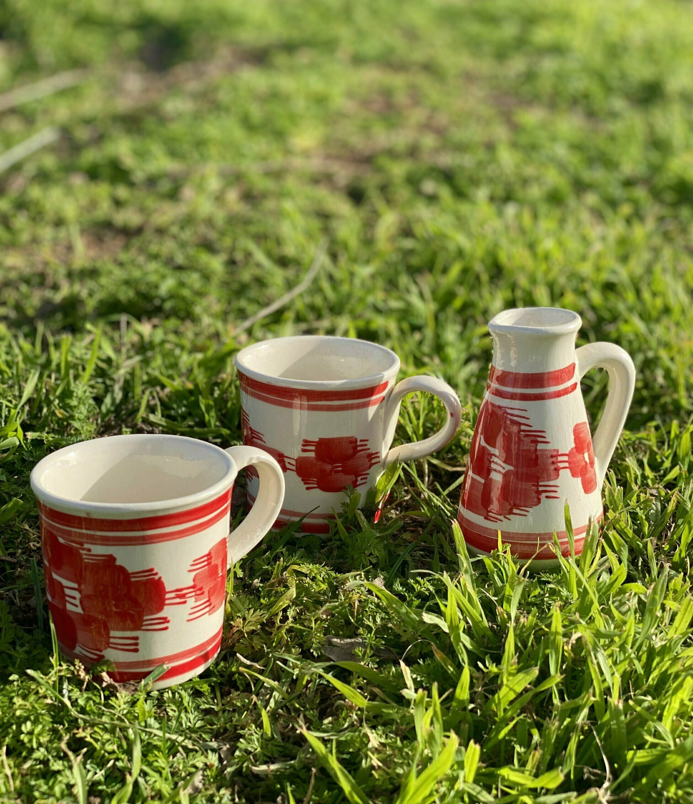 Conjunto cerámica artesanal (lechera /2tazas) llengos rojas