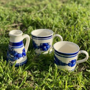 Conjunto cerámica artesanal (lechera/2tazas) llengos azules