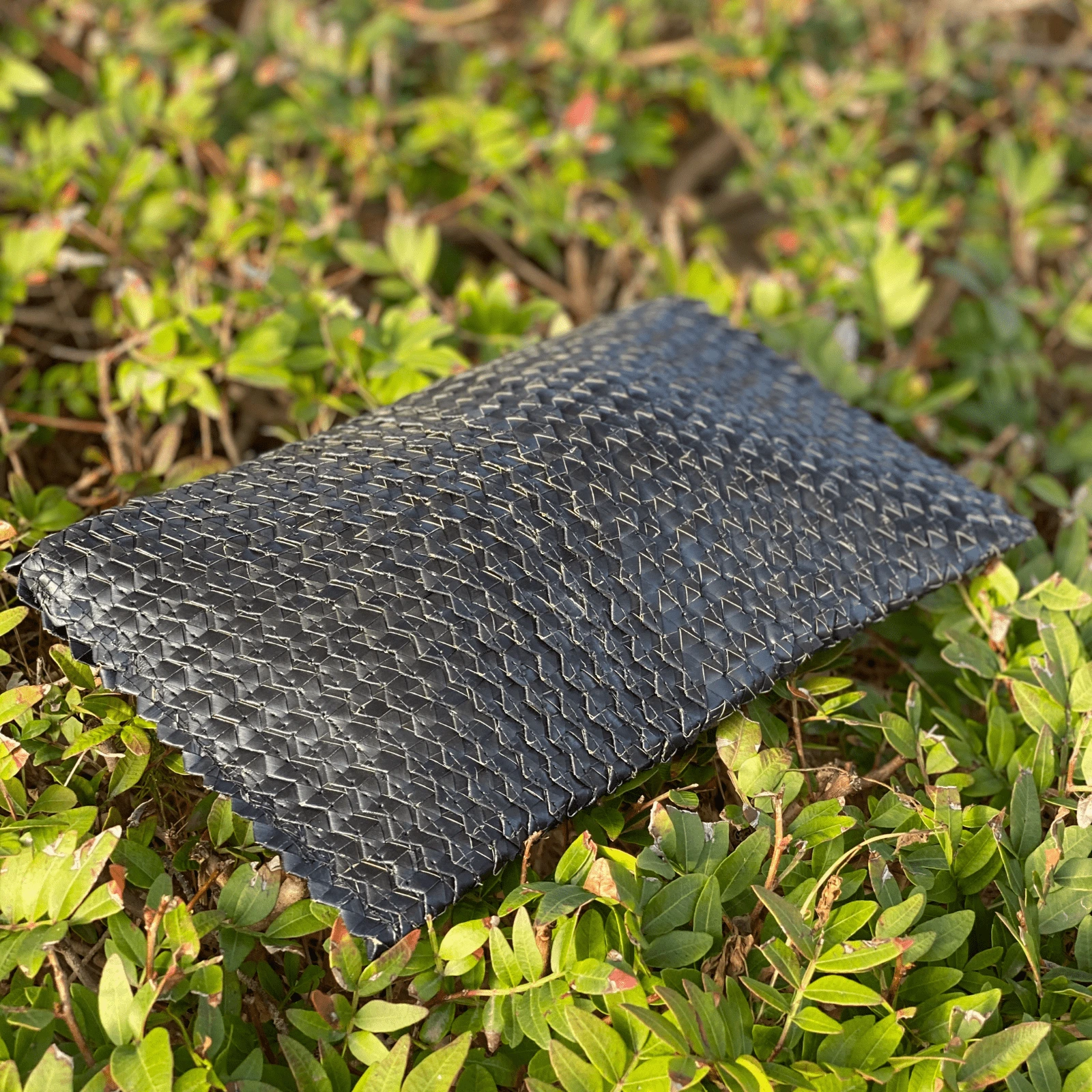 Black clutch bag made in Bali - Image 4