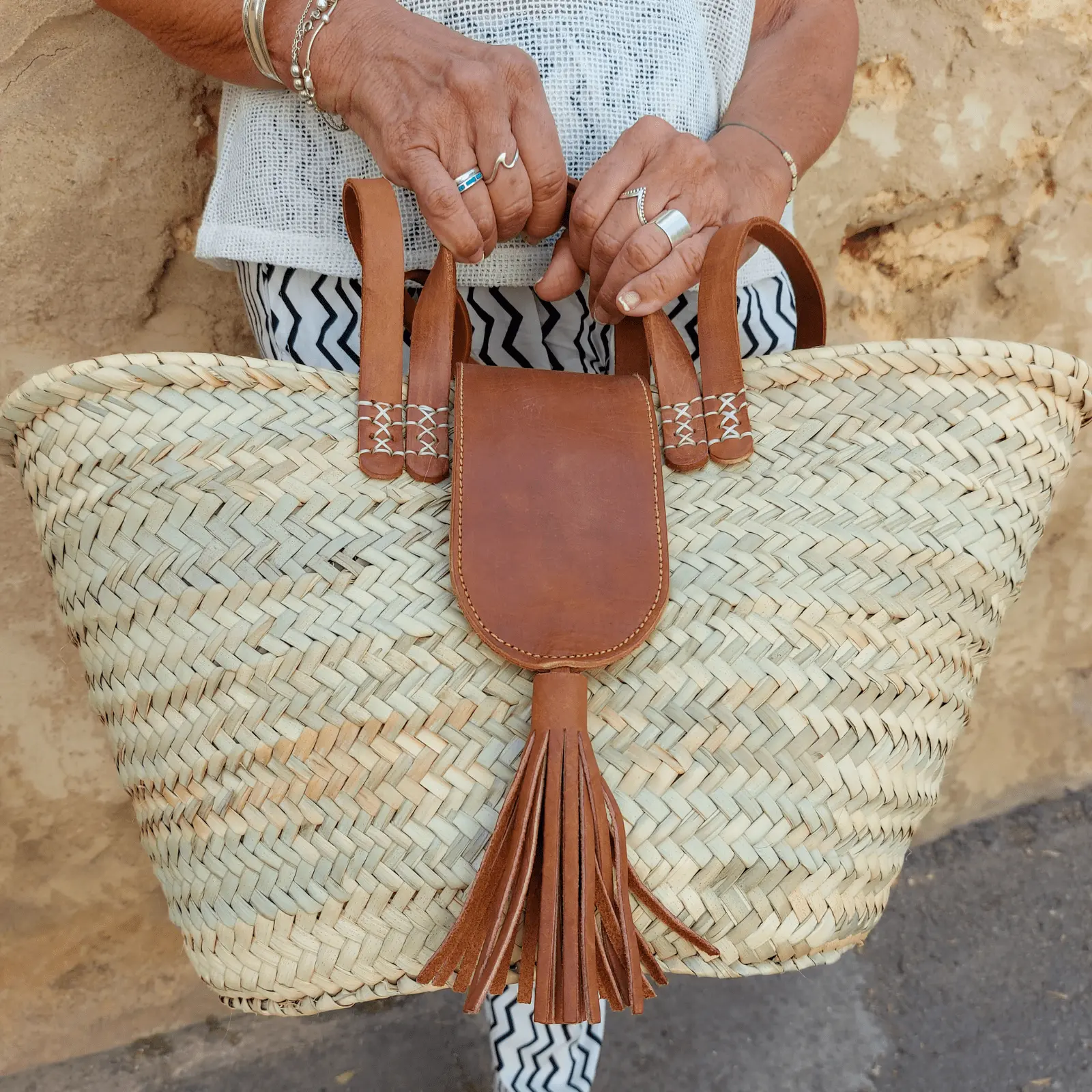 Reinforced Palm Bag with Flap and Double Leather Handle