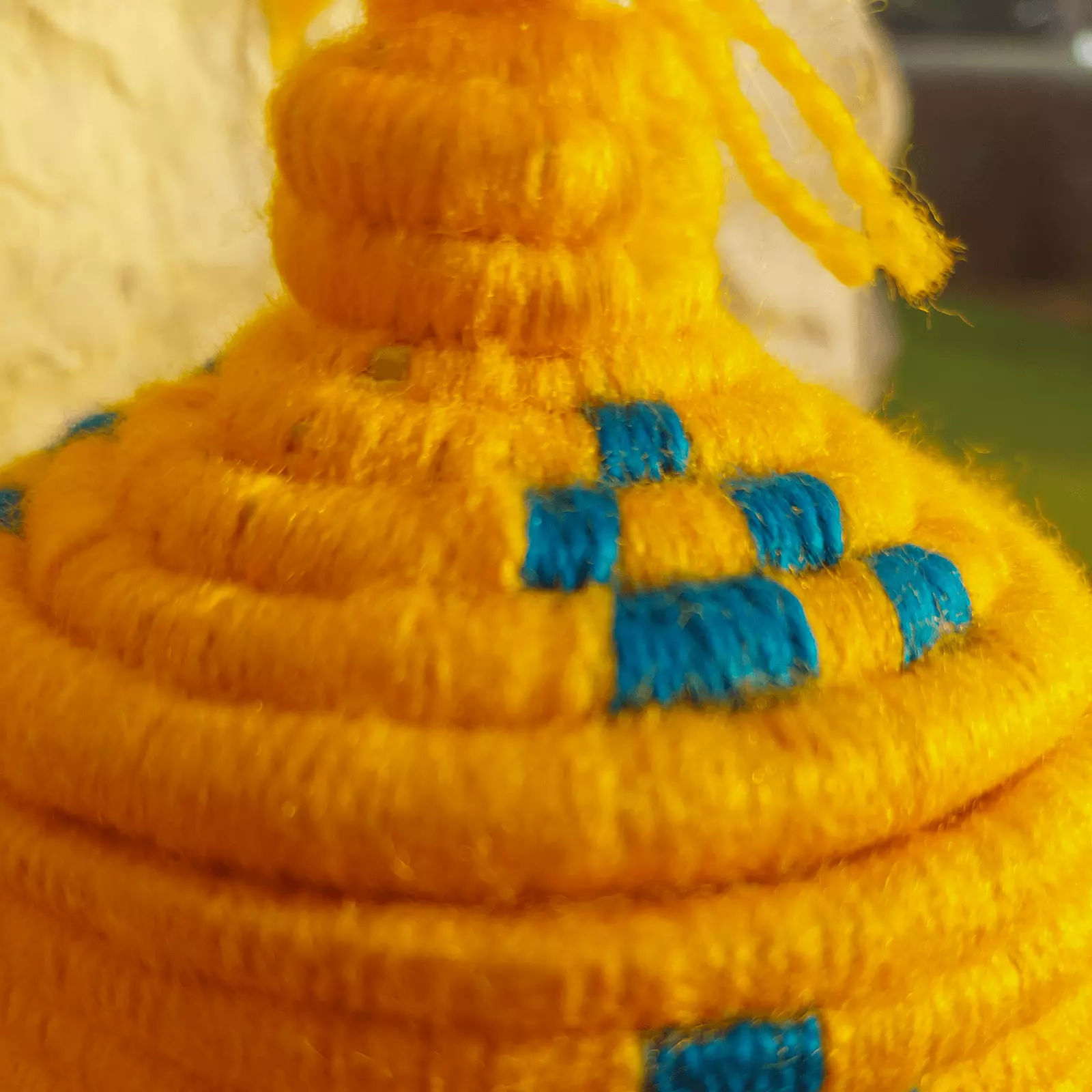 Bombonera Mini amarilla de fabricación artesana hecha a mano - Imagen 4