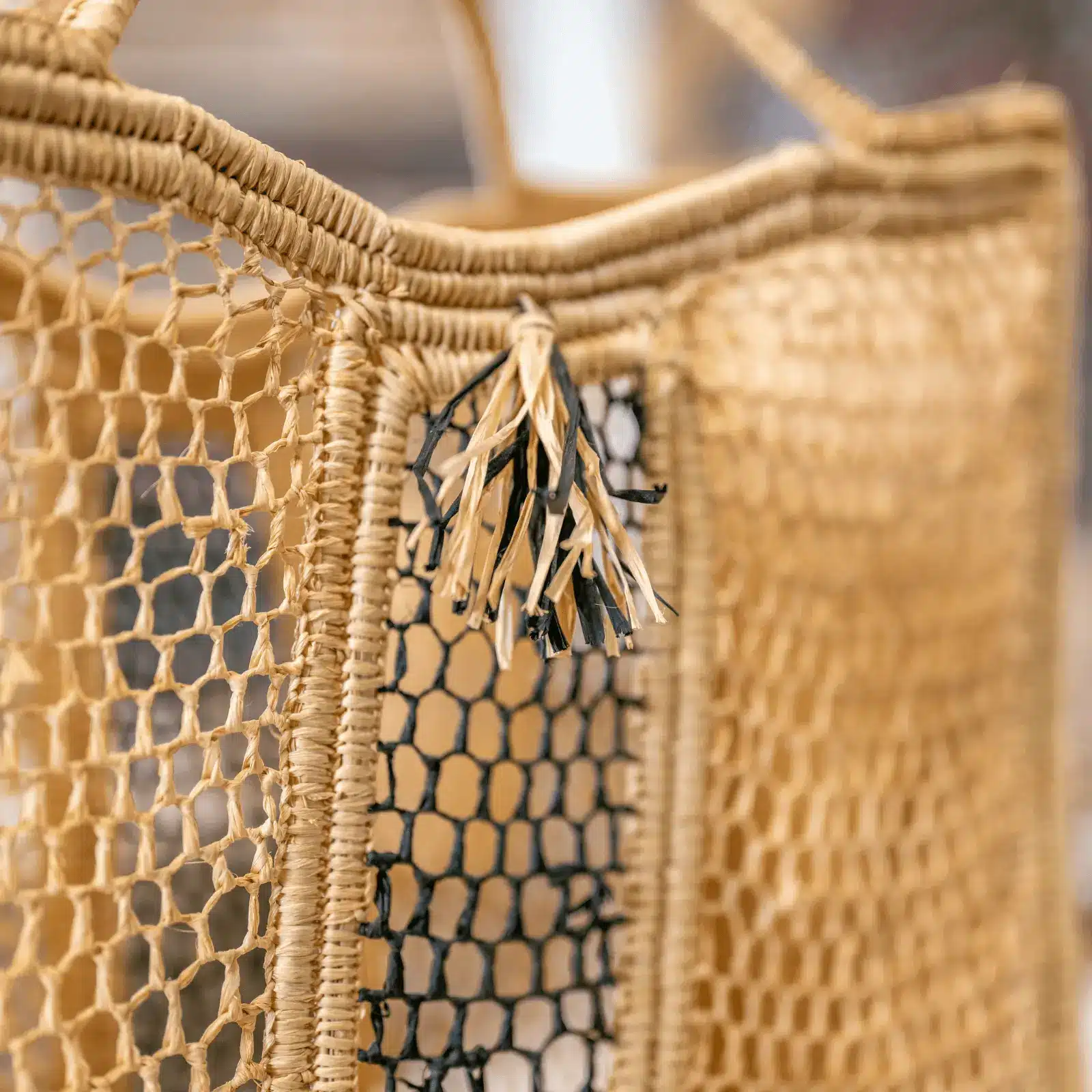 Openwork raffia bag with black details - Image 3