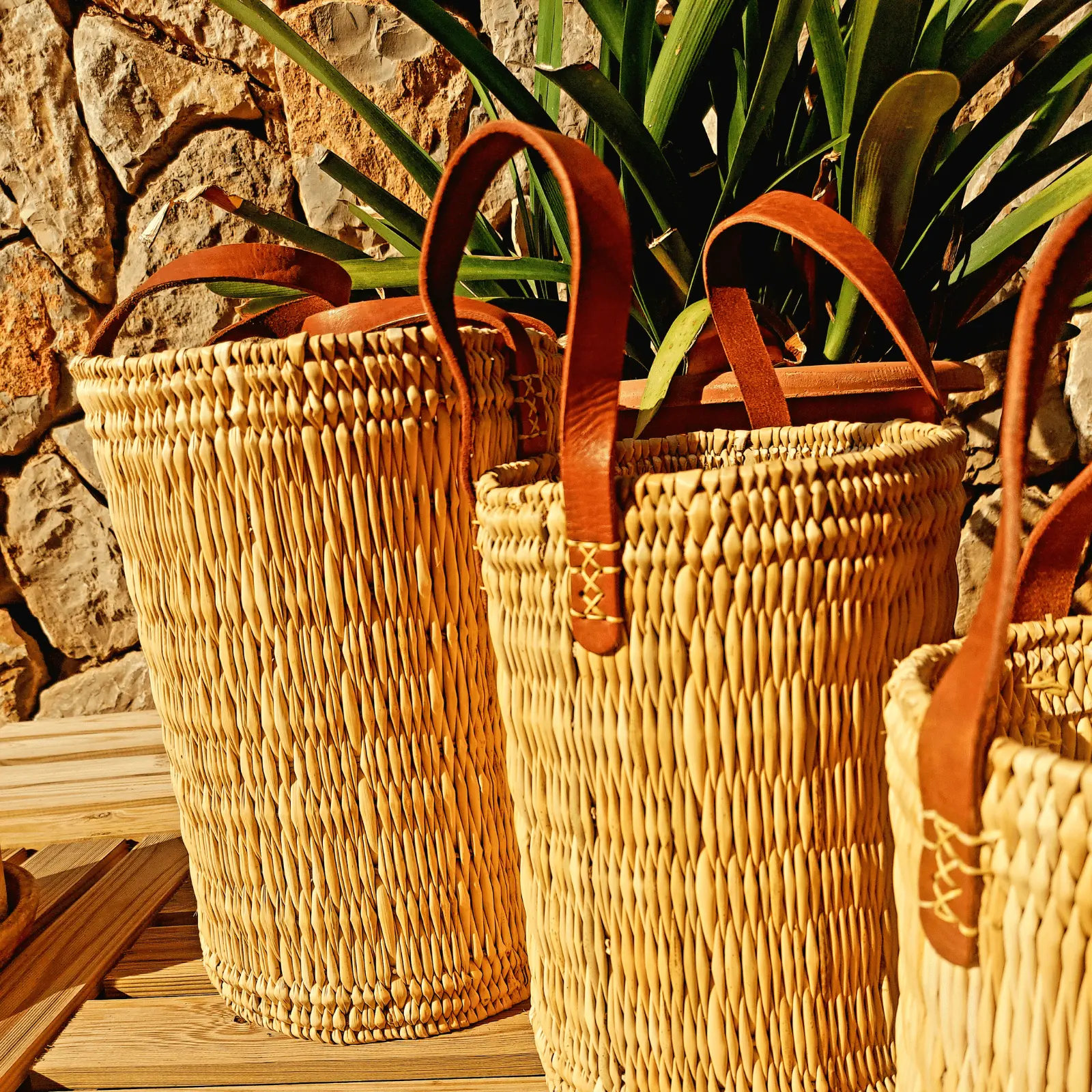 Round Reed Bag with Leather Handles - Image 3