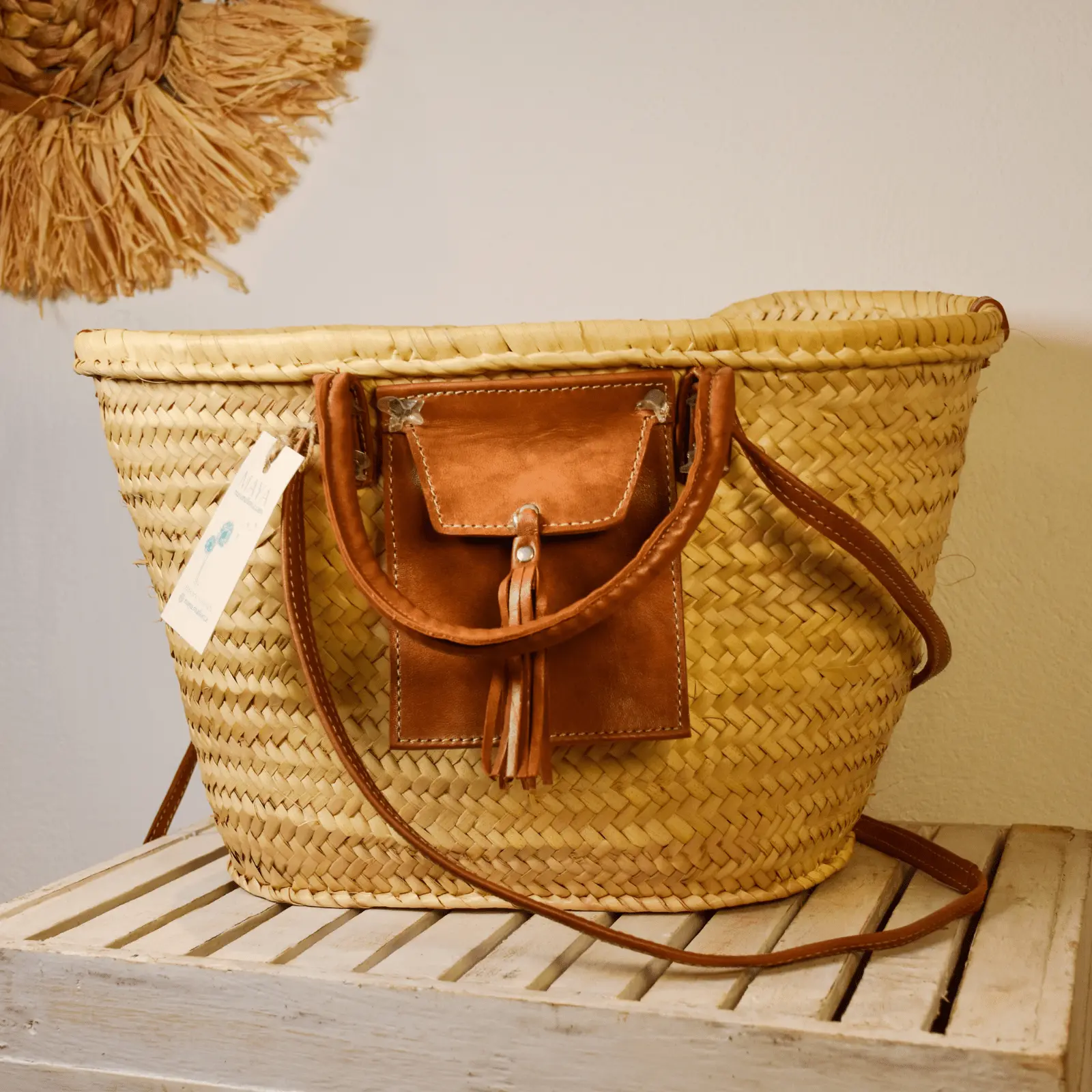 Large Beach Bag with Double Handle and Pocket in Brown Leather - Image 2