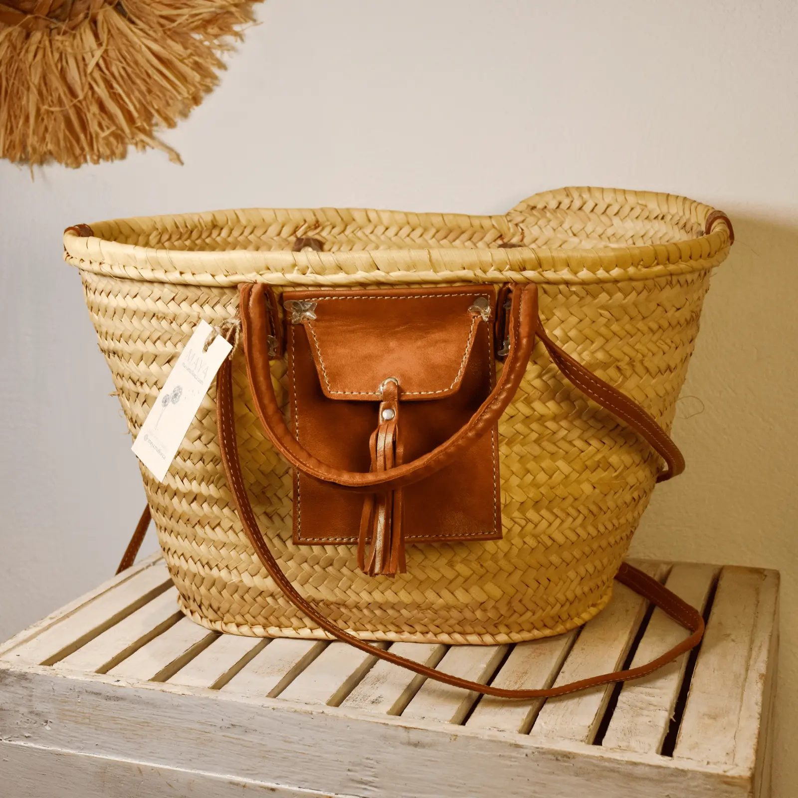 Large Beach Bag with Double Handle and Pocket in Brown Leather - Image 3