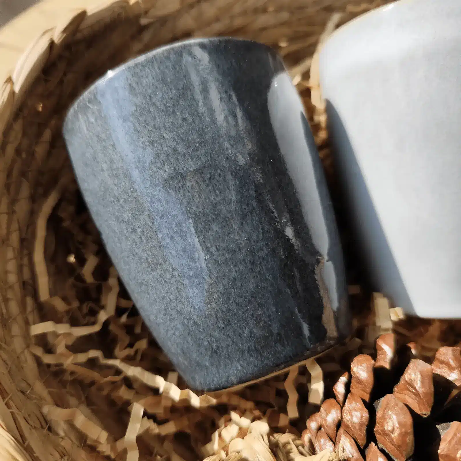 Seagrass Basket with 2 Handcrafted Ceramic Cups - Image 4