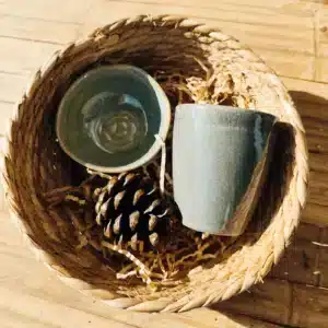 Cestita de Regalo con Vaso y Bowl de Cerámica