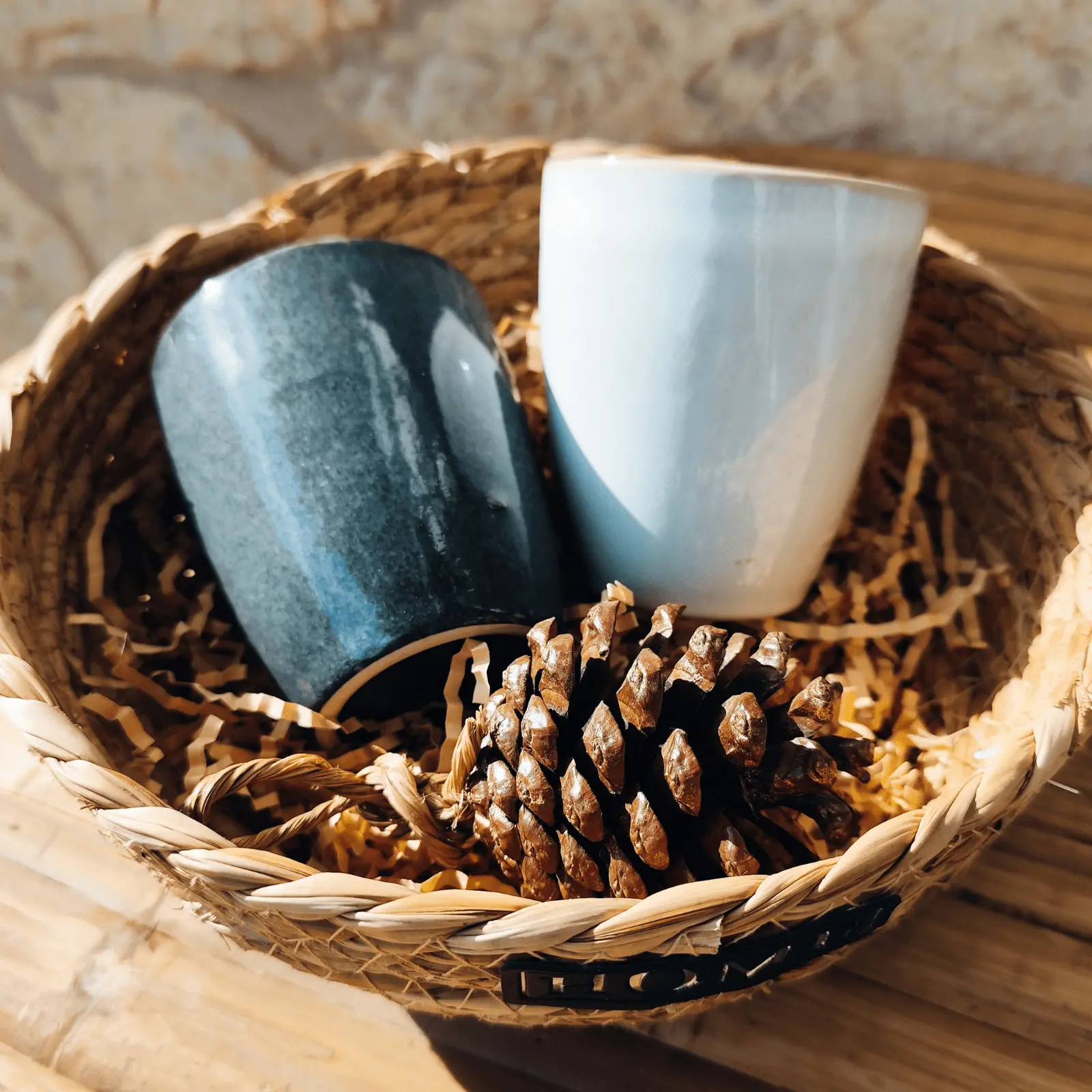Seagrass Basket with 2 Handcrafted Ceramic Cups - Image 3