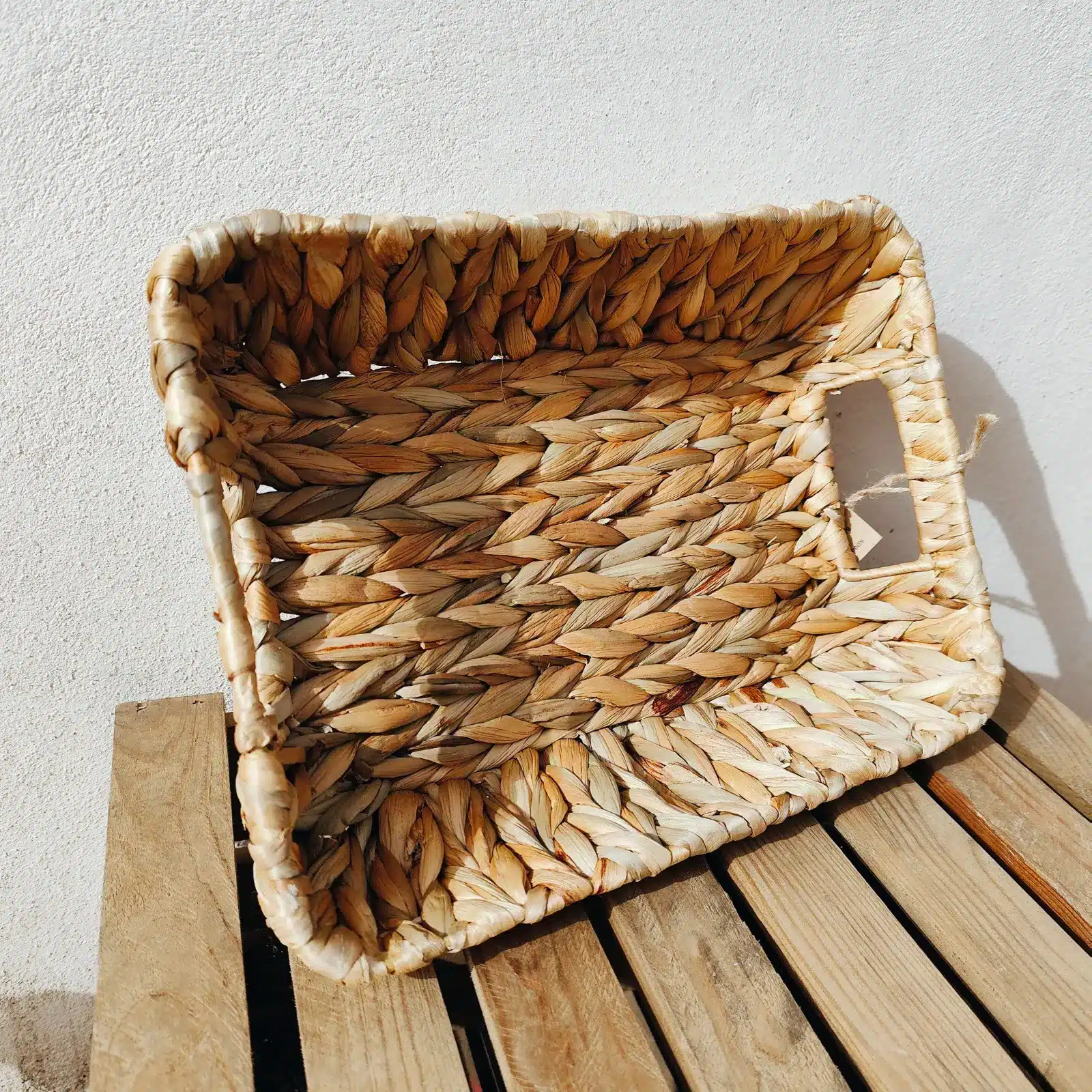 Round Natural Fiber Tray - Image 3