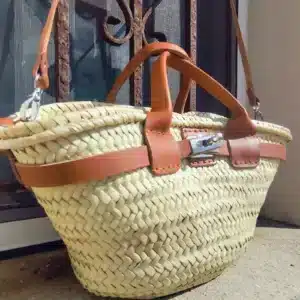 Palm Handbag with Metal Closure and Double Handle