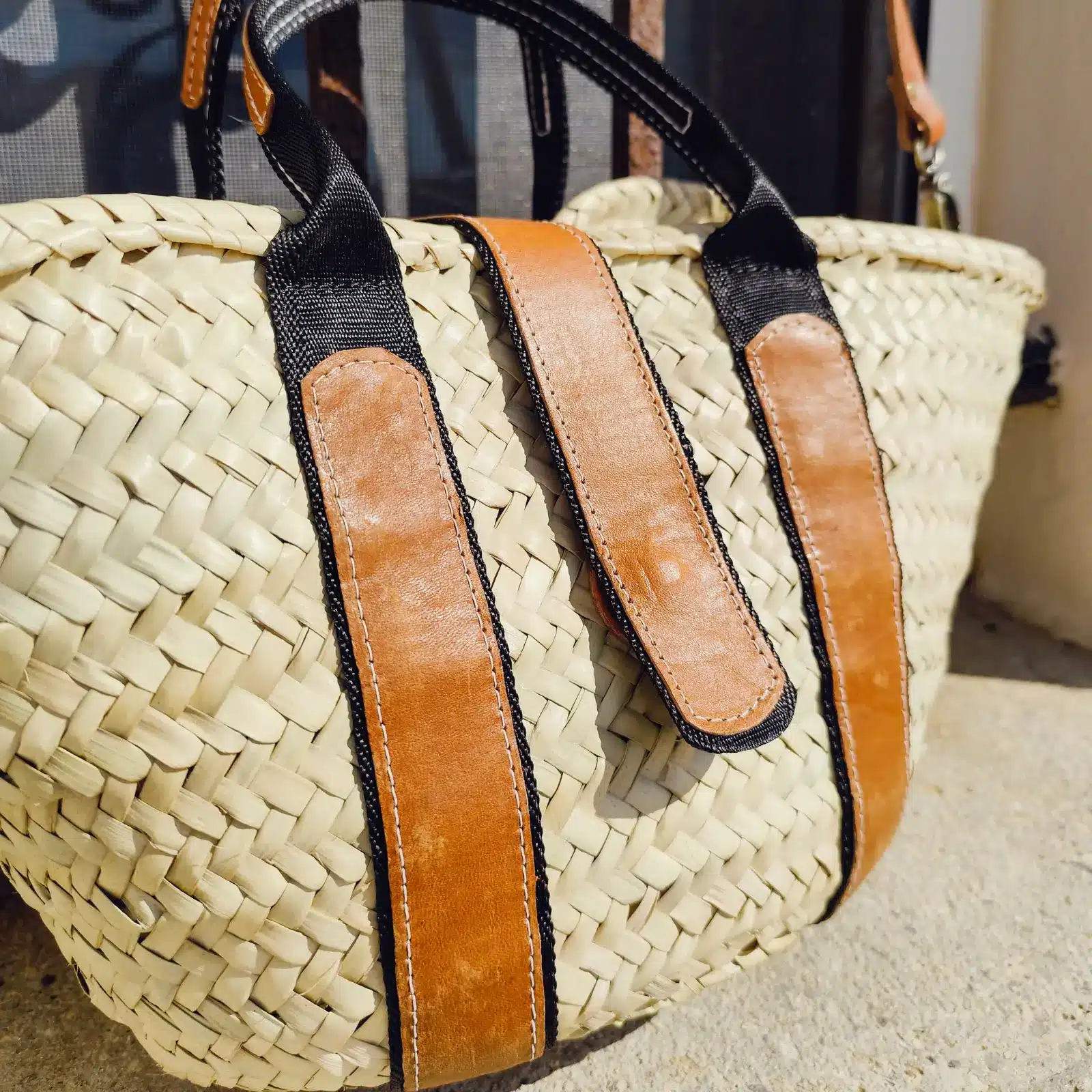 Palm Bag with Magnet Flap and Double Bicolor Handles - Image 3