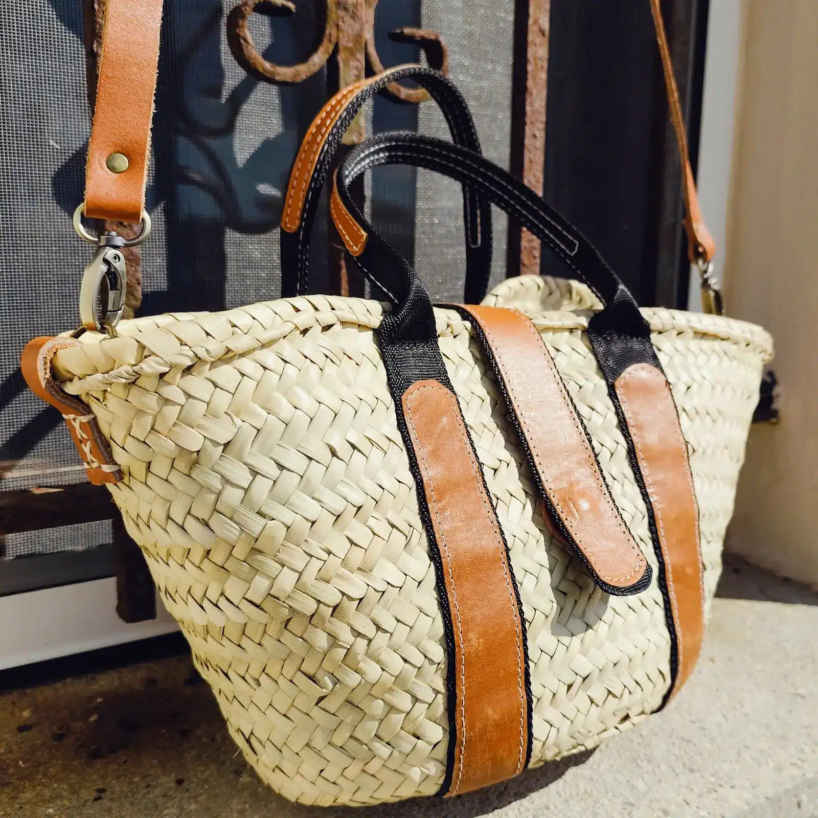 Palm Bag with Magnet Flap and Double Bicolor Handles