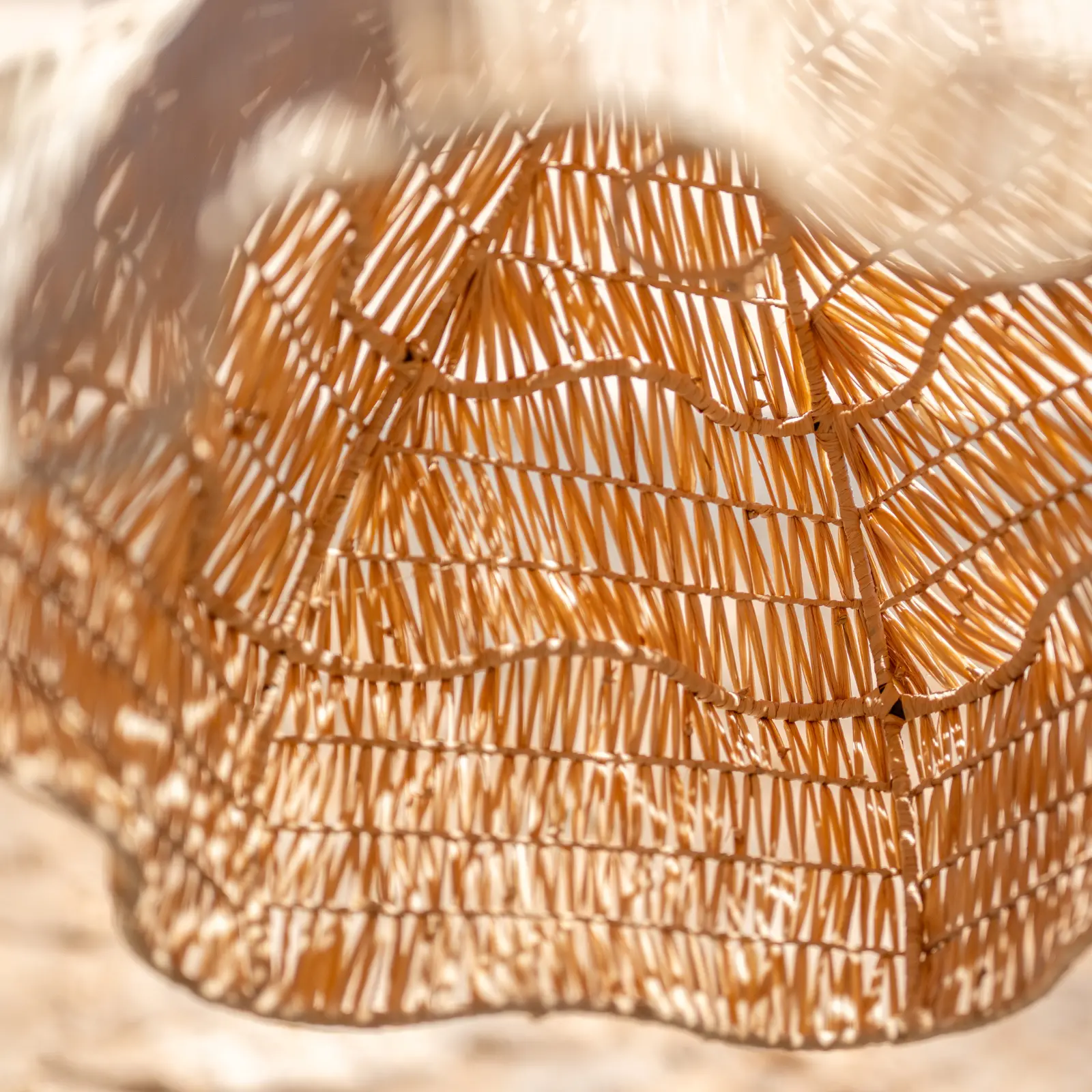 Natural Raffia Wave Lamp - Image 4