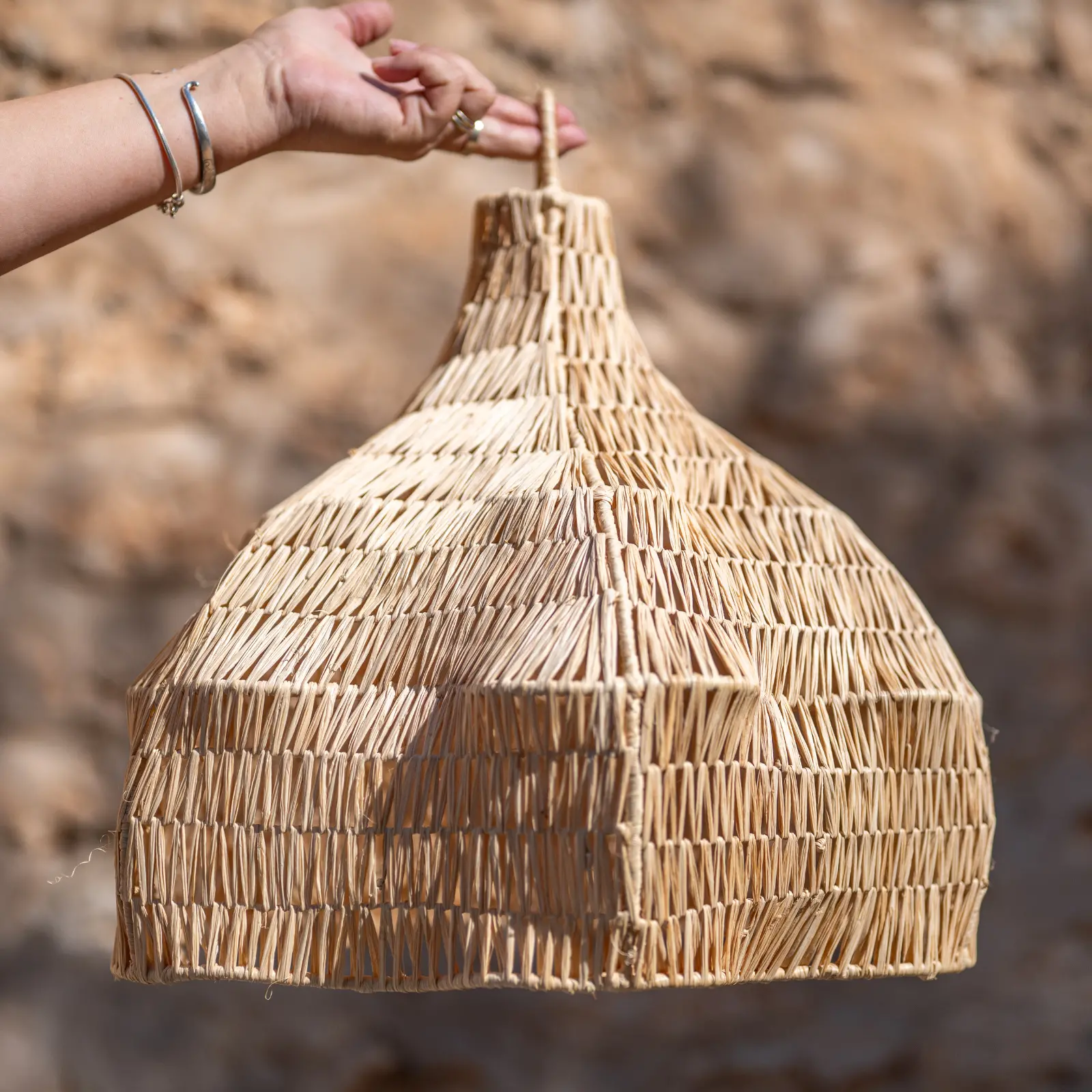 Natural Raffia Wave Lamp